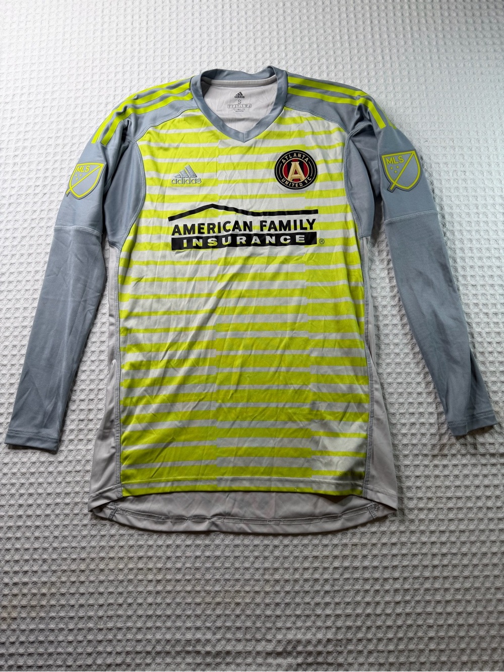 MLS 2018 Atlanta United FC #1 Gusan Goalkeeper Jersey Size S(393)